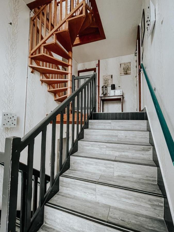 Hotel De La Riviere 2*